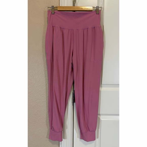 Athleta Salutation Jogger Powervita High Rise Medium Petite - Picture 3 of 14